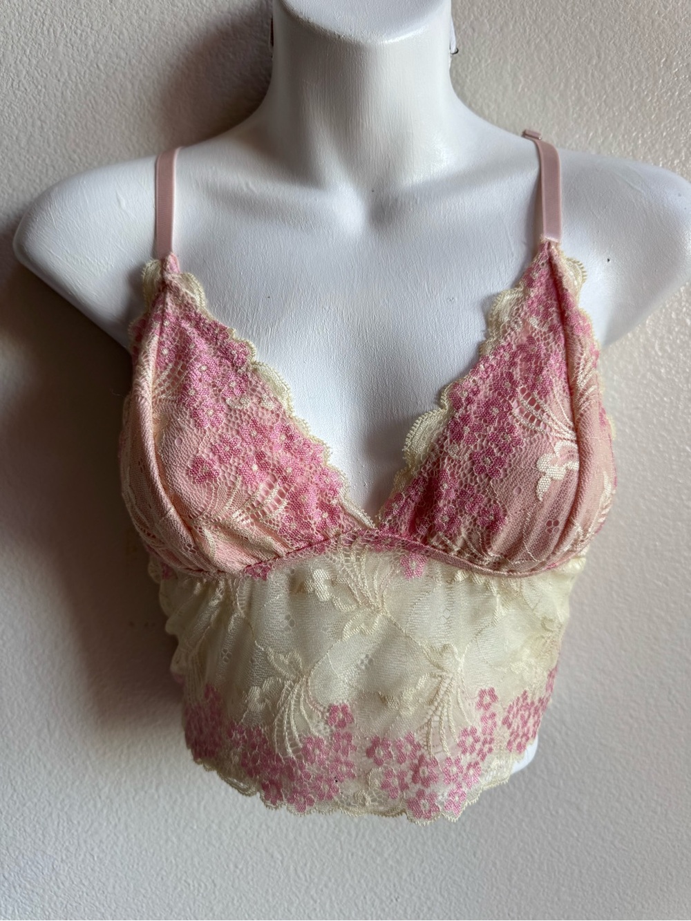 Lace Bralette Cami in Pink & Cream
-check my other tanks for bundles🌸